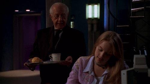 Birds of Prey Season 1 Episode 11 - Reunion