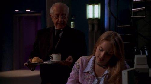 Birds of Prey Season 1 Episode 11 - Reunion