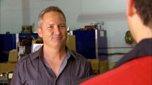 Counting Cars Season 3 Episode 4 - Pimp My Bus