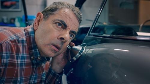 Man vs Bee Season 1 Episode 8 - Chapter 8