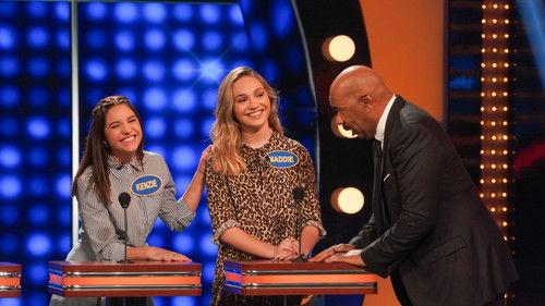 Celebrity Family Feud Season 5 Episode 3 - Victoria's Secret Angels vs. Bachelor Men and Gaten Matarazzo vs. Maddie & Mackenzie Ziegler