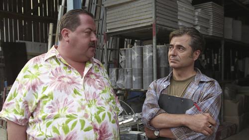 Die Rosenheim-Cops Season 6 Episode 9 - Reiche Säcke, arme Schweine