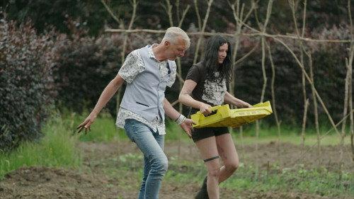 Boerderij van Dorst Season 1 Episode 1 - Martin Meiland and Caroline van der Plas