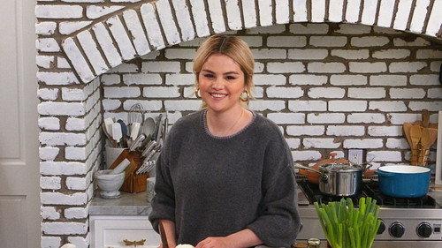 Selena + Chef Season 3 Episode 8 - Selena + Sophia Roe