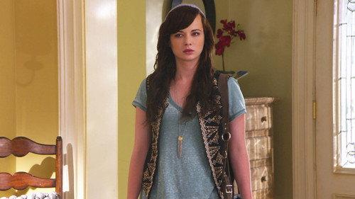 Awkward. Season 3 Episode 16 - Less Than Hero