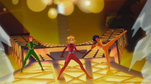Totally Spies! Season 7 Episode 5 - Mega Moon Cheese
