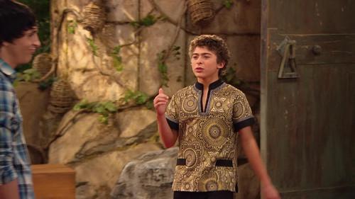 Pair of Kings Season 1 Episode 15 - The Bite Stuff