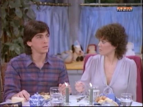 Happy Days Season 10 Episode 21 - Turn Around and You're Home