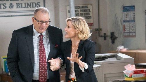 Modern Family Season 10 Episode 13 - Whanex?
