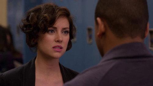 90210 Season 2 Episode 14 - Girl Fight