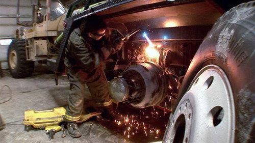 Ice Road Truckers Season 2 Episode 2 - Mechanical Mayhem