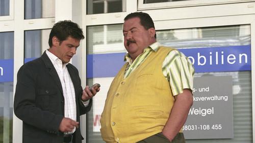 Die Rosenheim-Cops Season 6 Episode 12 - Tod im Sonnendrachen