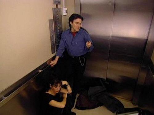 Un gars, une fille Season 3 Episode 18 - À l'épicerie 2 - La femme de ménage 2 - Les Mordus