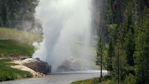 Round Planet Season 1 Episode 2 - Yellowstone