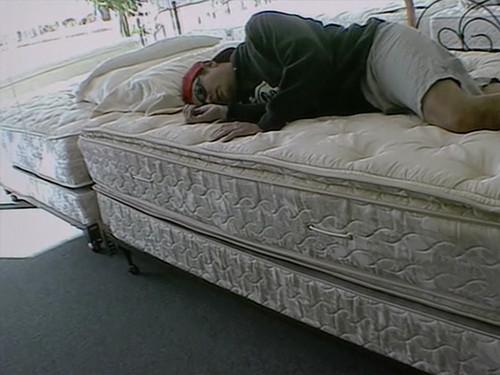 Jackass Season 3 Episode 9 - The Bed Wetter