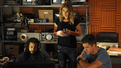 Graceland Season 2 Episode 3 - Tinker Bell