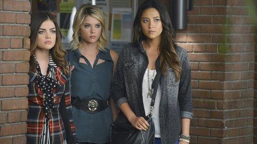 Pretty Little Liars Season 3 Episode 19 - What Becomes of the Broken-Hearted