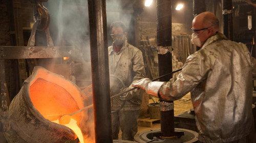 How Do They Do It? Season 10 Episode 8 - Bells, Hurricane Clear Up, Dates