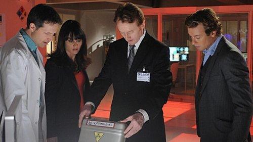The Mentalist Season 2 Episode 16 - Code Red