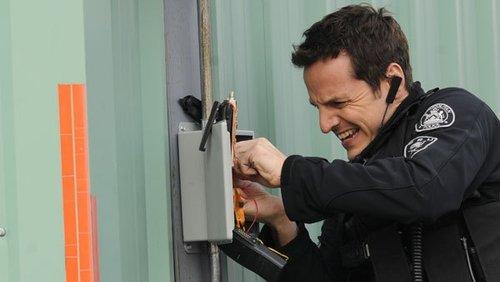 Flashpoint Season 5 Episode 6 - Below The Surface