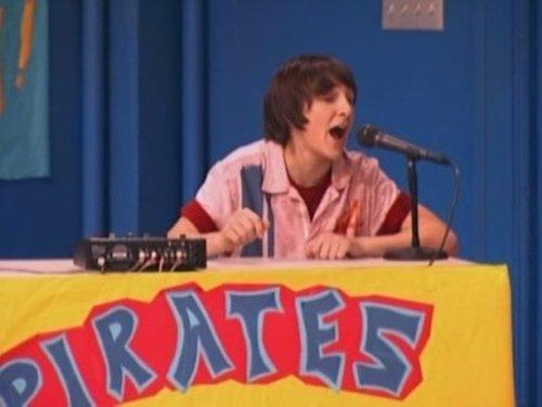 Hannah Montana Season 1 Episode 8 - Mascot Love