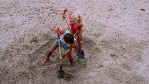 Baywatch Season 5 Episode 7 - Someone to Baywatch Over You