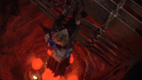 MacGyver Season 7 Episode 8 - Good Knight MacGyver (2)