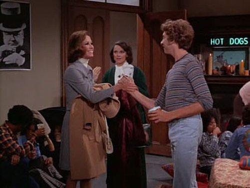 The Mary Tyler Moore Show Season 4 Episode 2 - Angels in the Snow