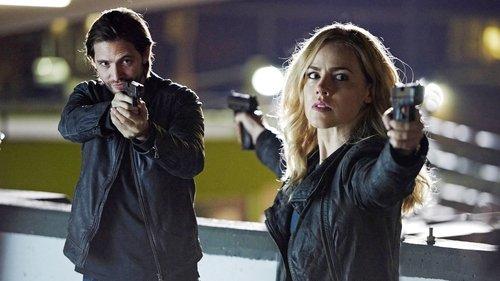 12 Monkeys Season 2 Episode 1 - Year of the Monkey