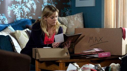 EastEnders Season 29 Episode 17 - 4577