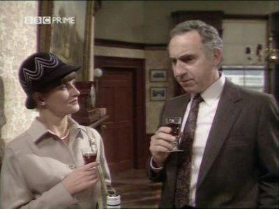 Yes Minister Season 3 Episode 1 - Equal Opportunities