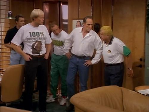 Coach Season 8 Episode 13 - The Tight End