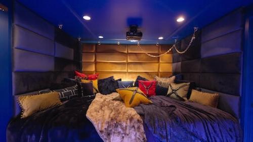 How To Build a Sex Room Season 1 Episode 5 - Different Kind of Family Room