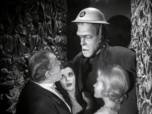 The Munsters Season 1 Episode 18 - If a Martian Answers, Hang Up