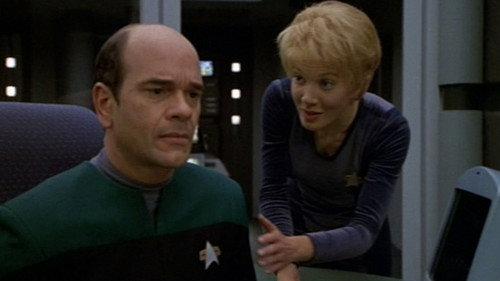 Star Trek: Voyager Season 3 Episode 18 - Darkling