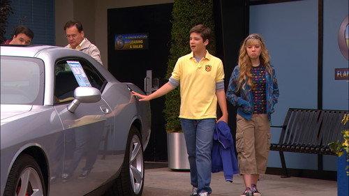 iCarly Season 2 Episode 11 - iGive Away a Car