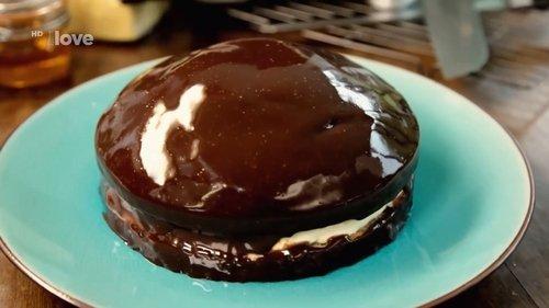 Gordon Ramsay's Ultimate Cookery Course Season 1 Episode 11 - Baking