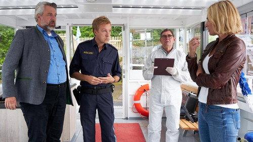 Die Rosenheim-Cops Season 21 Episode 6 - The old barge