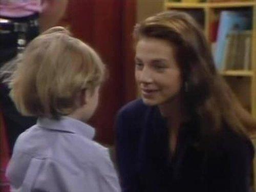 Family Ties Season 6 Episode 2 - Dear Mallory