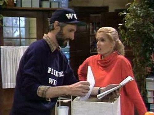 Family Ties Season 3 Episode 17 - Birth of a Keaton (1)