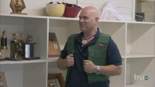 Storage Hunters Season 3 Episode 24 - After Dark