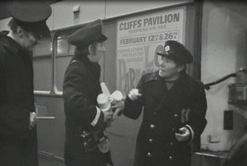On the Buses Season 1 Episode 1 - The Early Shift