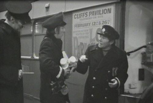 On the Buses Season 1 Episode 1 - The Early Shift