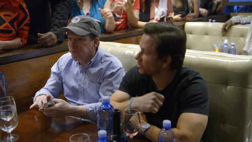 Wahlburgers Season 8 Episode 10 - Magic Mark