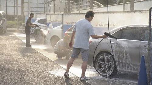 Document 72 Hours Season 10 Episode 25 - At a coin car wash after the rainy season
