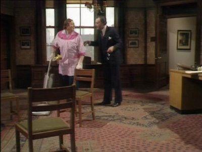 Yes Minister Season 1 Episode 3 - The Economy Drive