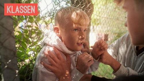 Klassen Season 15 Episode 20 - Who is vaping? (part 2)