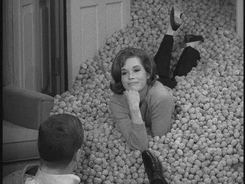 undefined Season 2 Episode 20 - It May Look Like a Walnut!