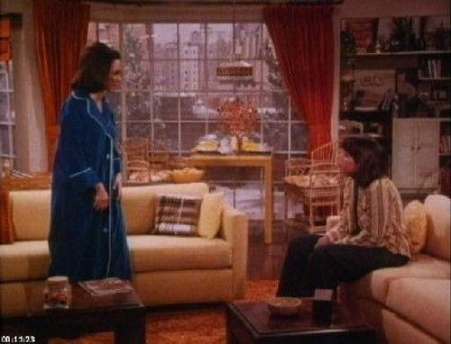 Rhoda Season 1 Episode 16 - Guess What I Got You for the Holidays