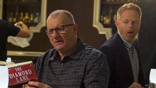 Modern Family Season 8 Episode 21 - Alone Time